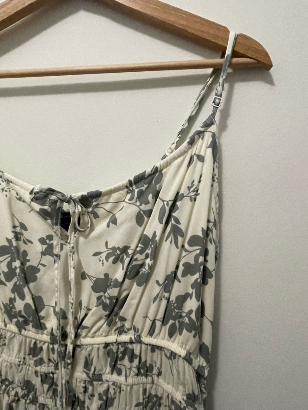Streetwear Society Ivory Maxi Dress with Sage Floral Print - Picture 4 of 12